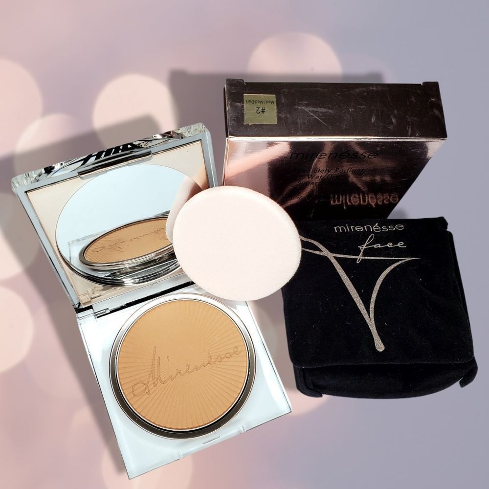 LE Mirenesse Absolutely Radiant Super Powder Foundation in Medium